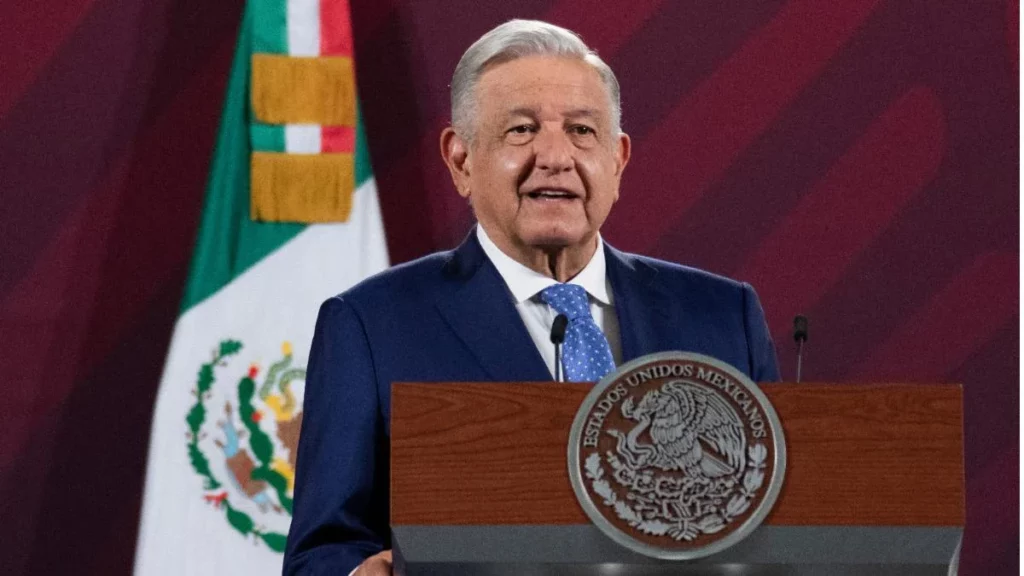 “Amor con amor se paga”: AMLO reaparece en la mañanera, agradece muestras de cariño