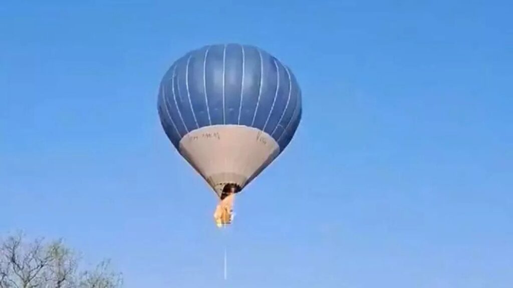 Globo aerostático se incendia en Teotihuacán, hay dos muertos