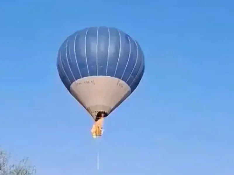 Globo aerostático se incendia en Teotihuacán, hay dos muertos