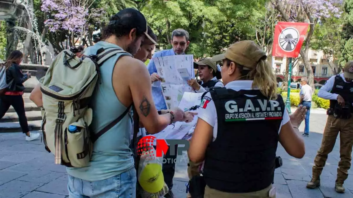 Grupo de atención al visitante: policías brindan apoyo a turistas en Puebla, así son