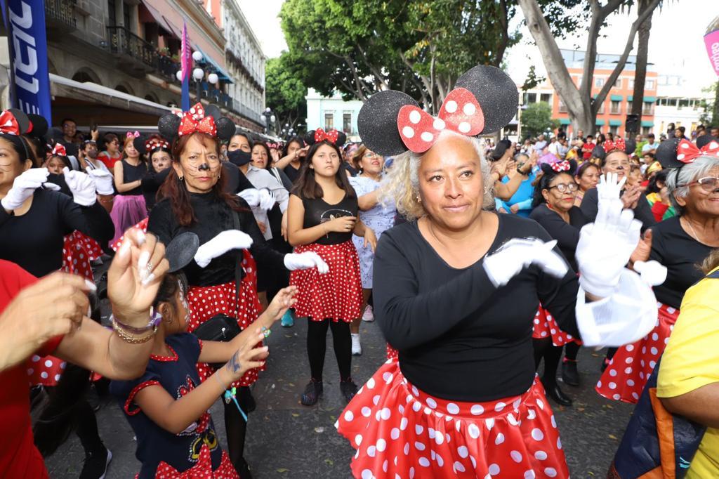 Niños disfrazados de Minnie Mouse en Puebla