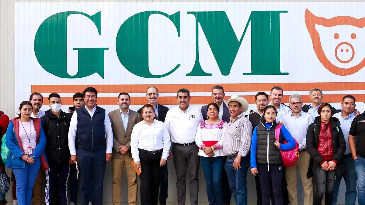 Sergio Salomón reconoce labor de Granjas Carroll, sumarán esfuerzos por Puebla