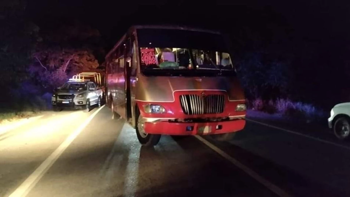 Tres pasajeros resultan lesionados durante asalto a autobús en la México-Tuxpan
