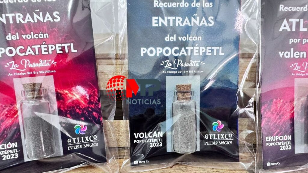 Así son los recuerdos con la ceniza del Popocatépetl en Atlixco