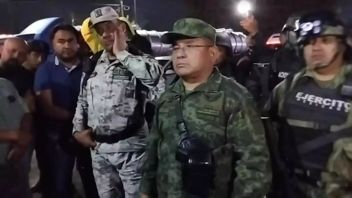 Choferes de UBER exigen seguridad a Lorena Cuellar en Tlaxcala; bloquean la Vía Corta