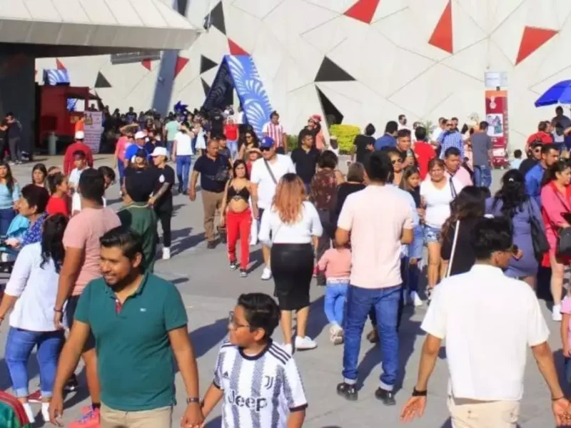 Discriminación, caos y hasta el robo de un celular en la Feria de Puebla 2023