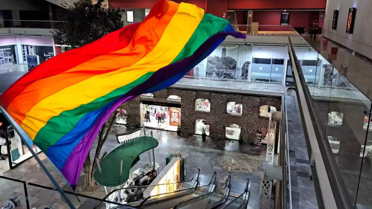 Pareja gay que sufrió discriminación pide capacitar a personal de Paseo San Francisco