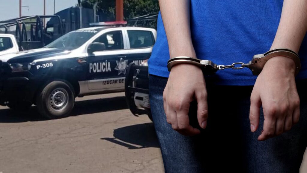Policías de Izúcar obligan a mujer a quitarse la ropa