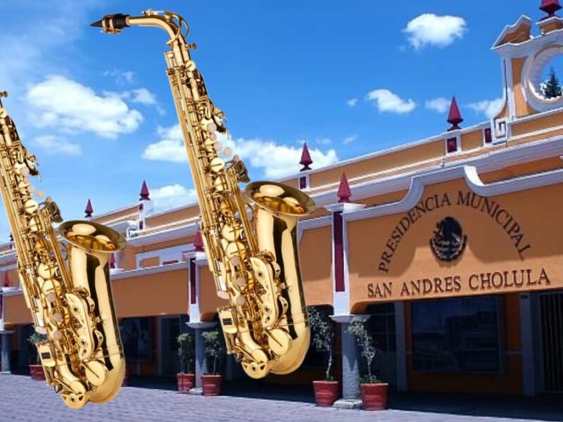 Se van de ‘shopping’ y pagan 319 mil por 2 saxofones en San Andrés Cholula, que cuestan 77 mil
