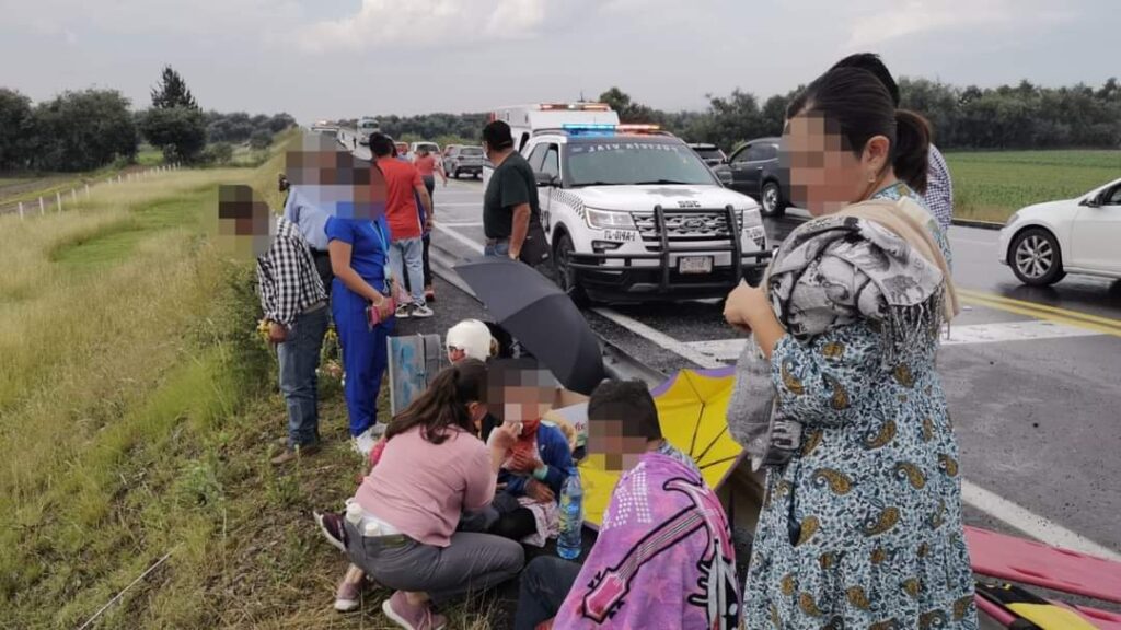 Volcadura de autobús en la autopista Puebla-Tlaxcala deja cuatro muertos 