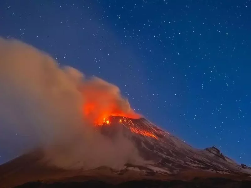 Volcán Popocatépetl registra otra erupción estromboliana