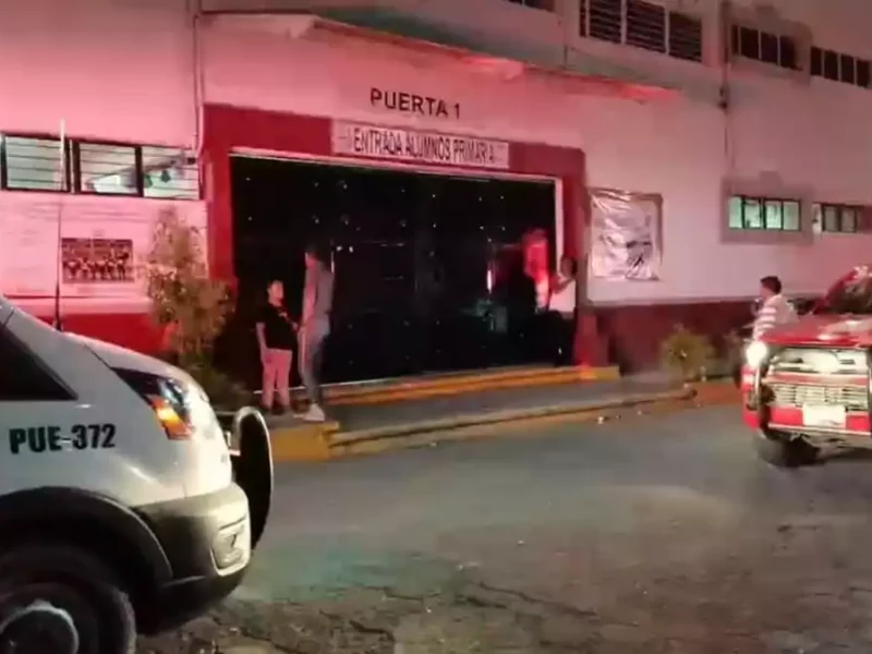 ¿Fentanilo, alumnos de secundaria se desmayan en Tehuacán, Puebla