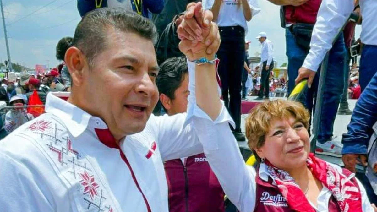 Aspirantes a la gubernatura de Puebla acuden a cierre de campaña de Delfina Gómez