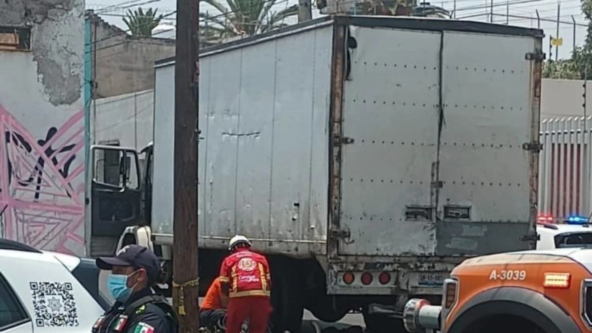 Ahora chofer de camión de carga atropella a ciclista en Santa María, Puebla