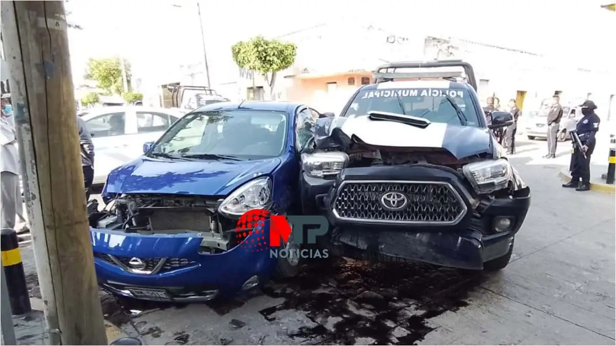 Mañana de accidentes: policía choca patrulla en Tehuacán, otro en la Puebla-Tlaxcala
