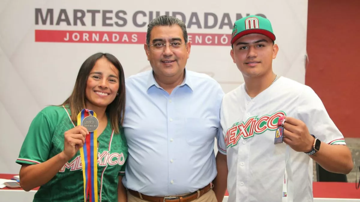 ¡Orgullo poblano! Sergio Salomón recibe a dos talentos del beisbol en 'Martes Ciudadano'