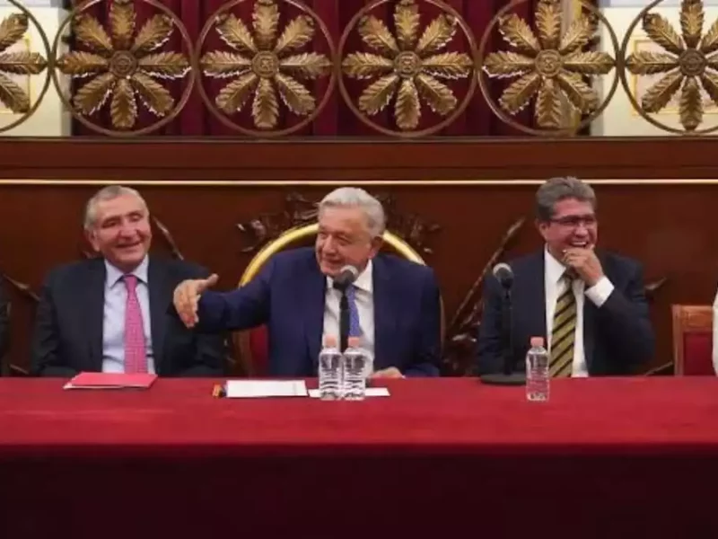Andrés Manuel López Obrador se reúne con las ‘corcholatas’ presidenciales de Morena en Palacio Nacional.