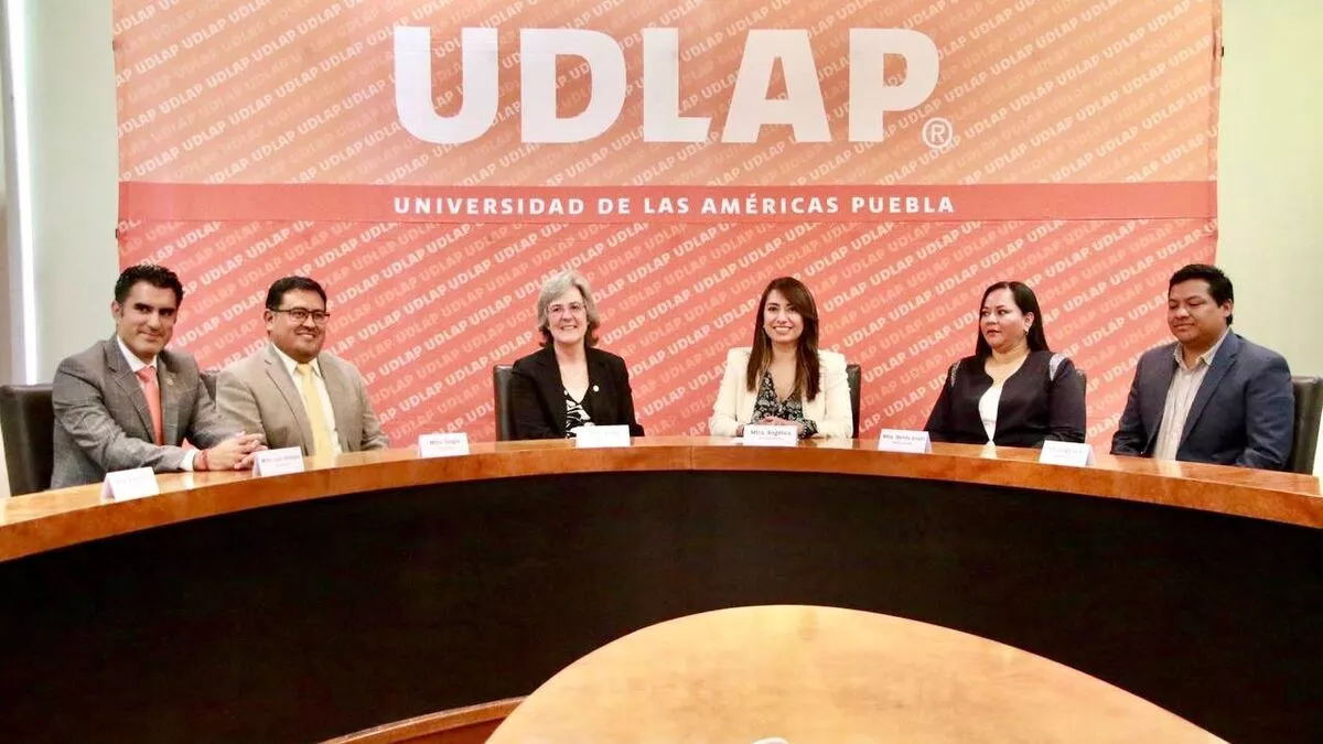 Angélica Alvarado obtiene tres becas más en la Udlap, para jóvenes de Huejotzingo