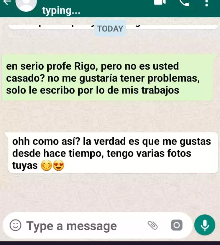 Captura de pantalla, mensaje de conversación de WhatsApp entre alumna y profesor
