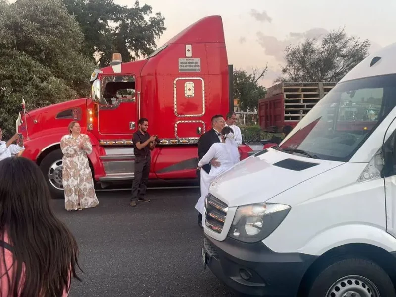 Después de 12 horas reabren la autopista México-Puebla; desesperación entre automovilistas