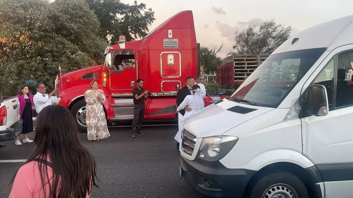 Después de 12 horas reabren la autopista México-Puebla; desesperación entre automovilistas
