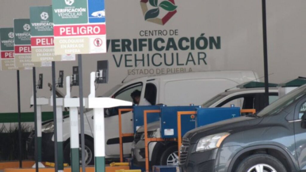 En Puebla 46 de cada 100 automovilistas ya verificaron