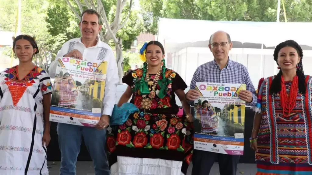 Guelaguetza de Oaxaca en Puebla calendas y bailes regionales