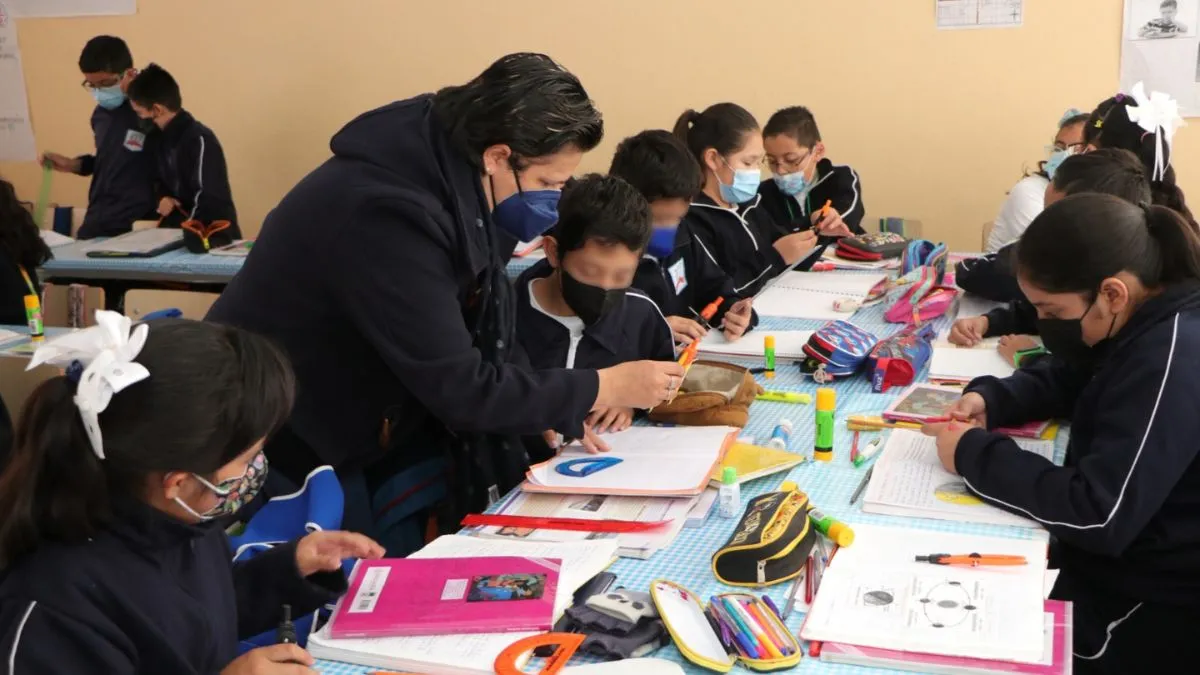 Maestros tienen día libre en Puebla por Día del Padre
