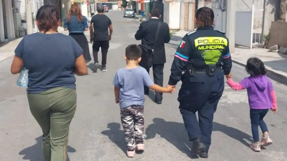 Niña de 3 años escapa de maltrato de su casa en Puebla; estaba amarrada