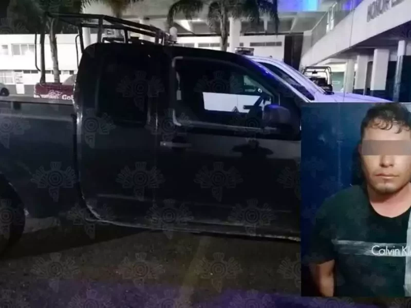 Policías estatales detienen a Víctor con una 'cuerno de chivo' en Guadalupe, Puebla