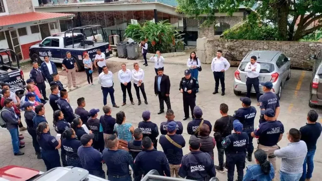 Seguridad Pública estatal capacita a policías municipales de Puebla en números de emergencia