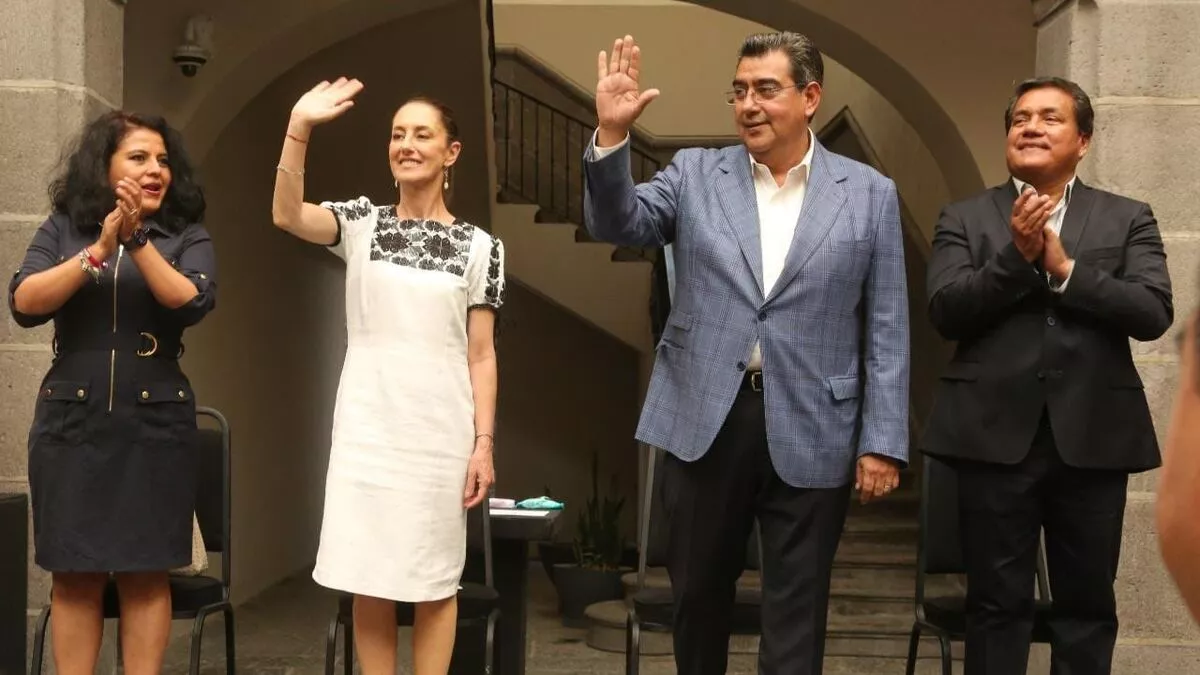 Sergio Salomón y Claudia Sheinbaum reinauguran el Palacio de Gobierno.