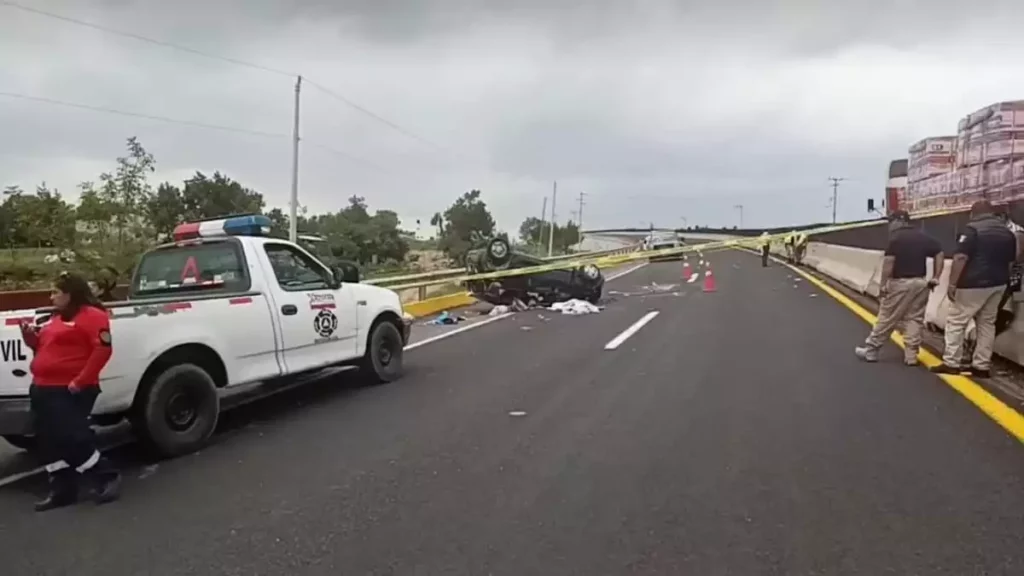 Un muerto y cinco lesionados deja volcadura en la México-Veracruz