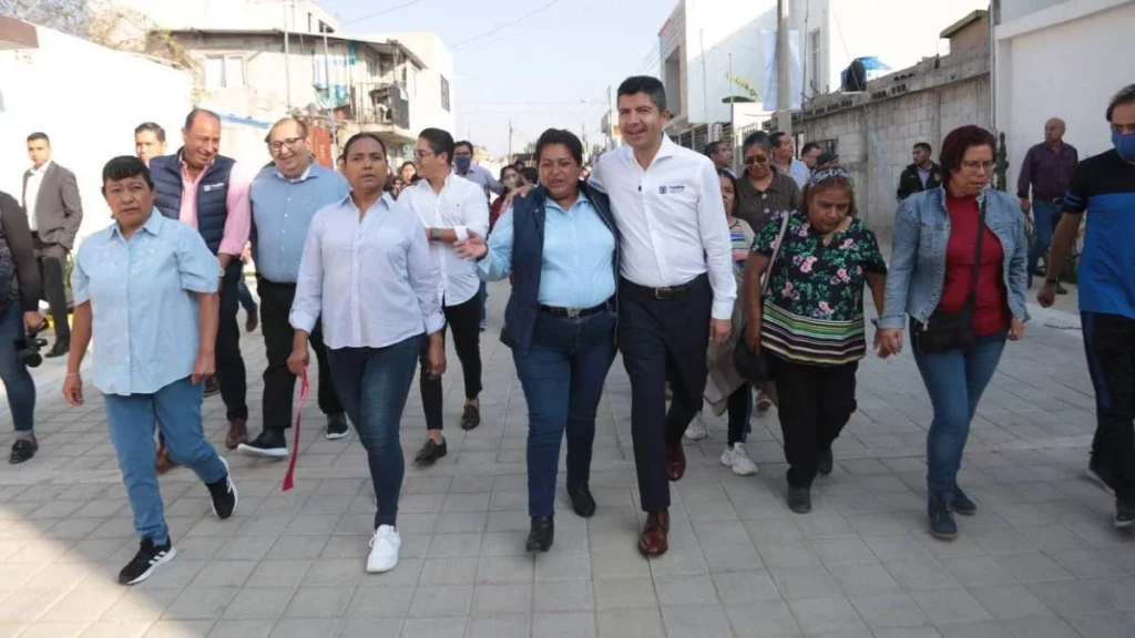 Eduardo Rivera entrega ocho nuevas calles con inversión de seis millones