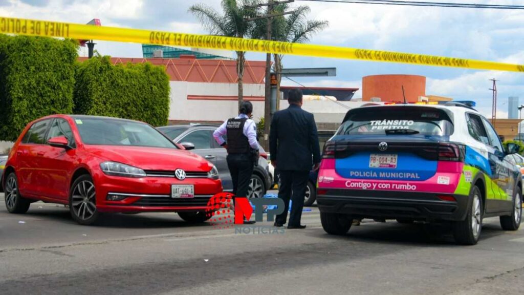 Muere mientras conducía y provoca choque en Puebla