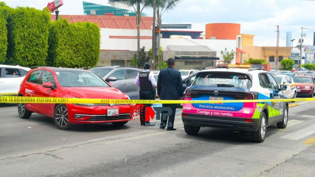 Muere mientras conducía y provoca choque en Puebla