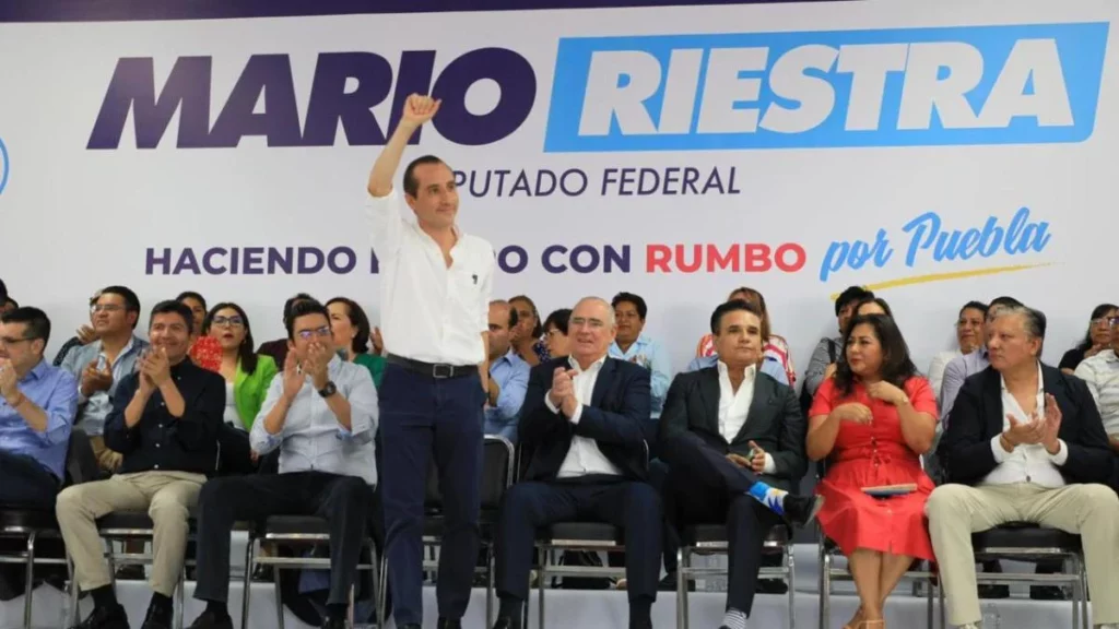 Reúne Mario Riestra a morenovallistas y grupo de Eduardo Rivera en segundo informe legislativo