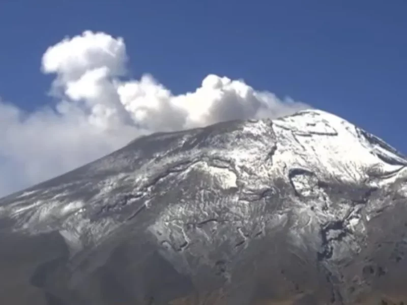 Se reactiva el Popocatépetl: lanza lava y ceniza en Puebla