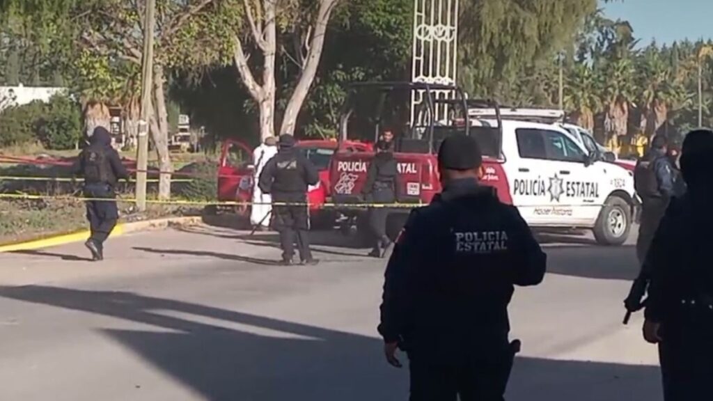 Un muerto y dos lesionados deja ataque armado frente al Cessa de Tochtepec