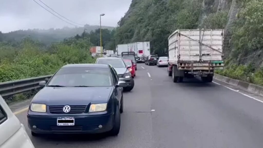 Asalto masivo en Cumbres de Maltrata gobierno de Veracruz minimiza y contradice a automovilistas