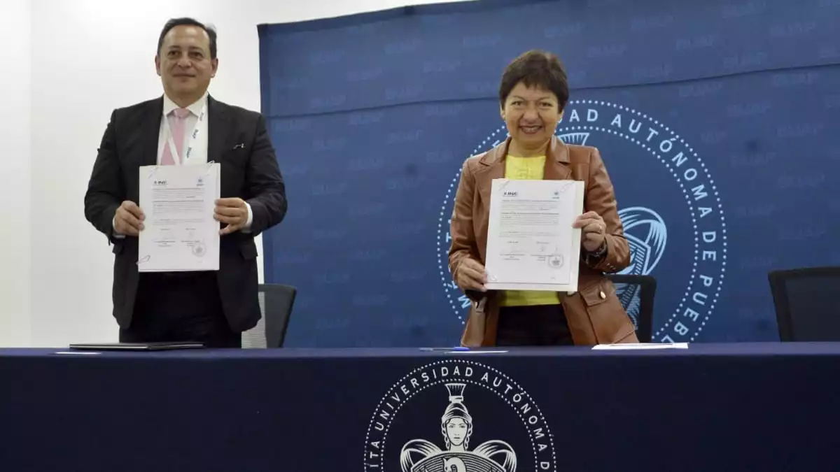 BUAP e INE firman convenio para promover una cultura democrática