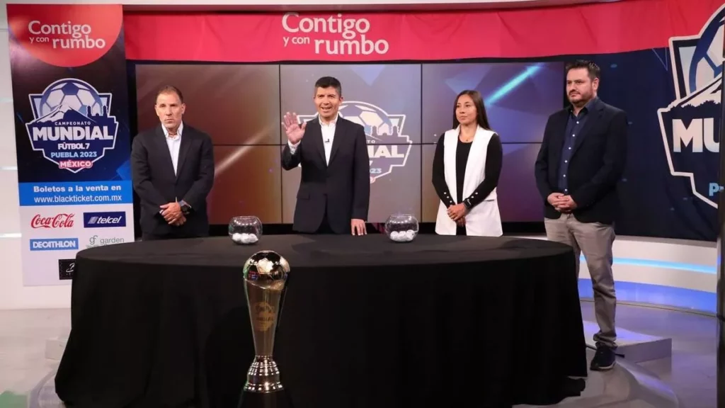 Eduardo Rivera encabezó el sorteo de grupos del Mundial de Fútbol 7