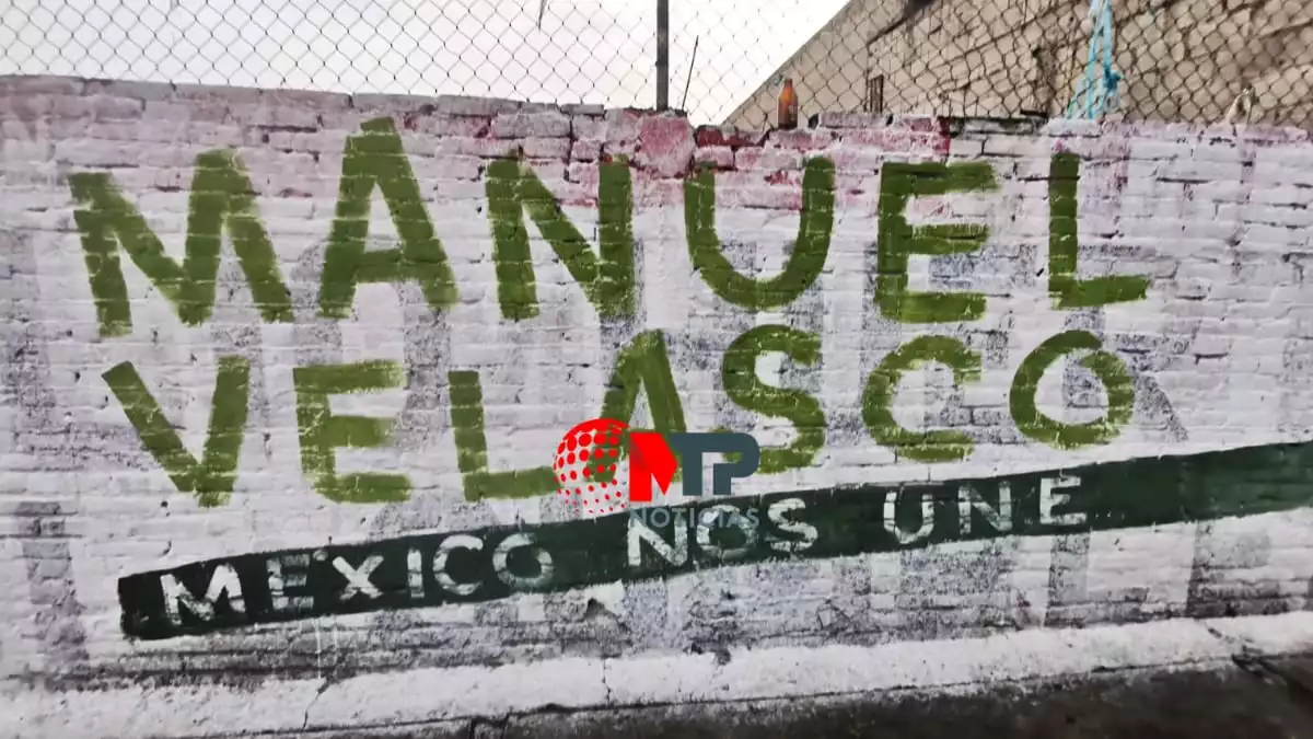 Pese decreto, pintan más bardas en Puebla; ahora de Manuel Velasco