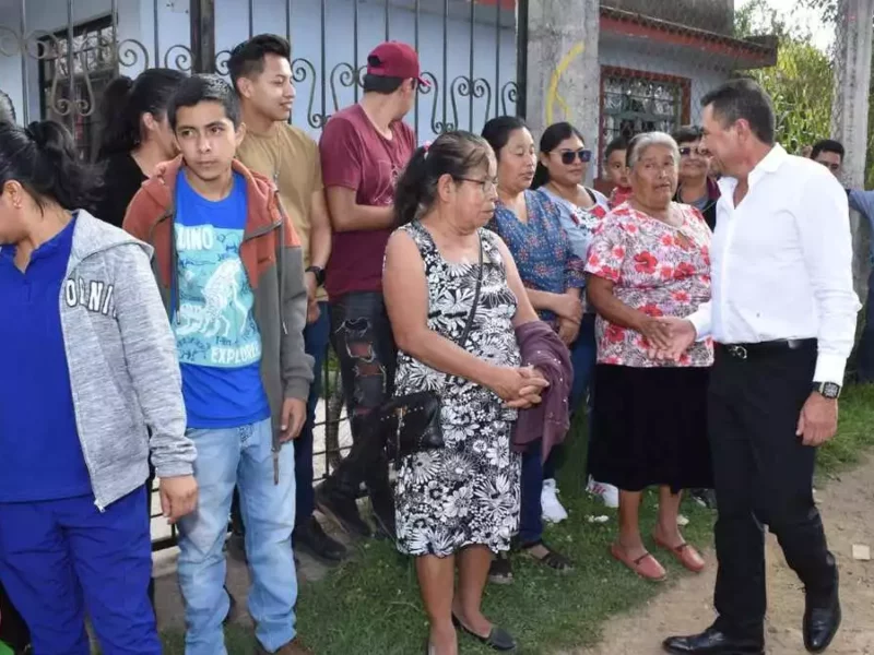 Porfirio Loeza inicia pavimentación en Xaltenango