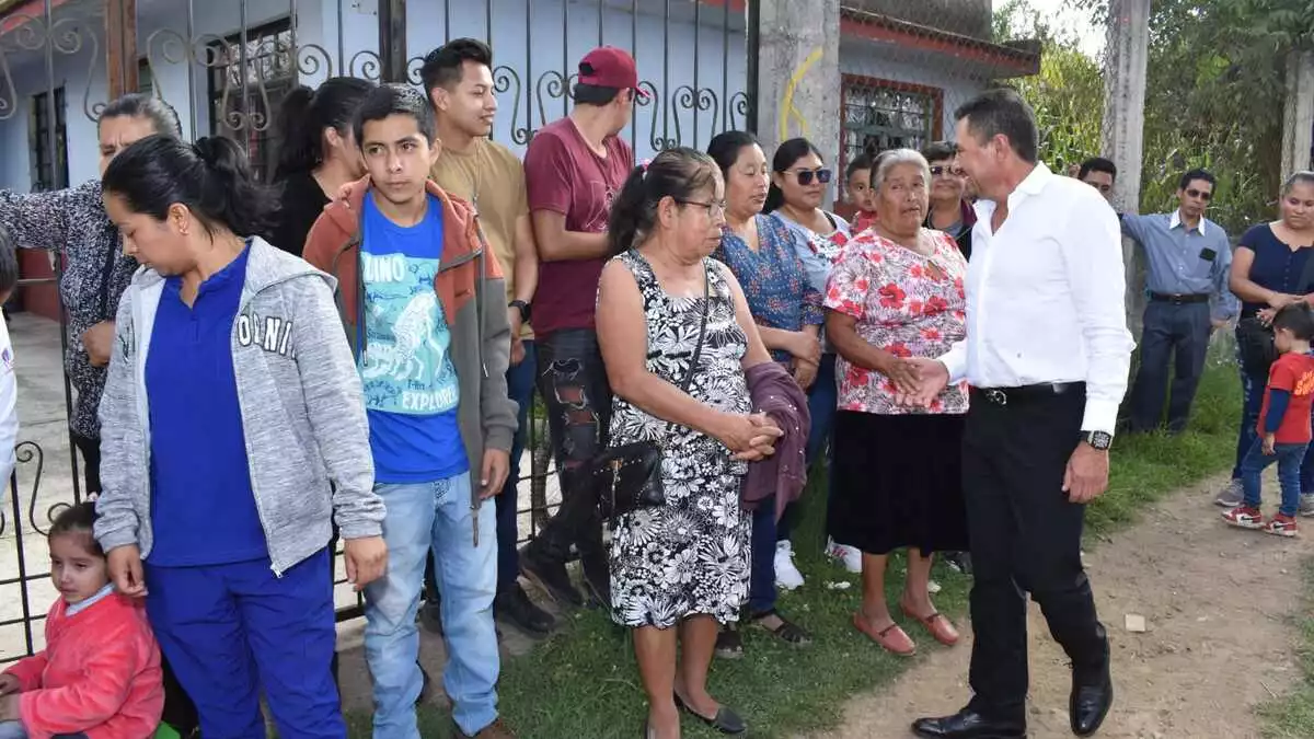 Porfirio Loeza inicia pavimentación en Xaltenango