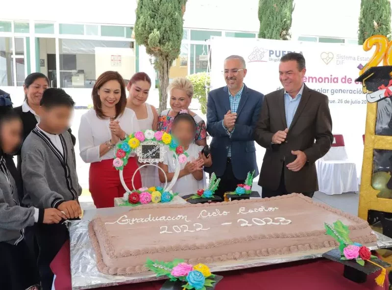 SEDIF celebra graduación de niños de casas de asistencia