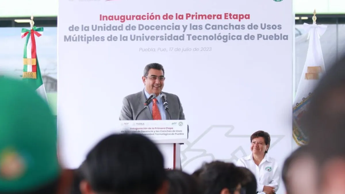 Sergio Salomón inaugura construcción en la UTP