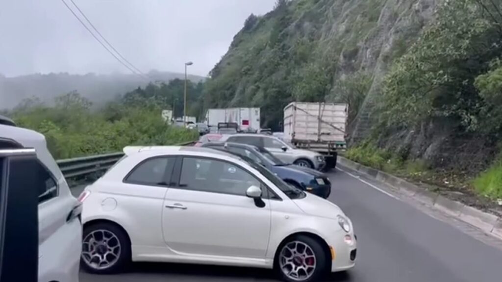 Venimos huyendo todos en sentido contrarioasalto masivo en Cumbres de Maltrata