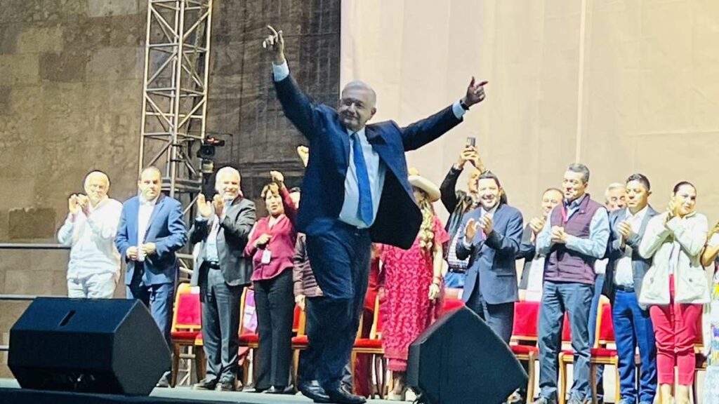 AMLO durante celebración por quinto aniversario de triunfo en elecciones.