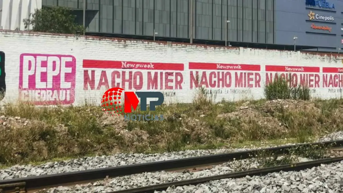 Despintan 18 bardas con propaganda en Puebla capital